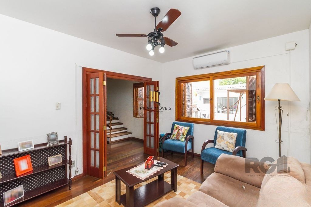 Casa 4 dormitórios no bairro  Aberta dos Morros