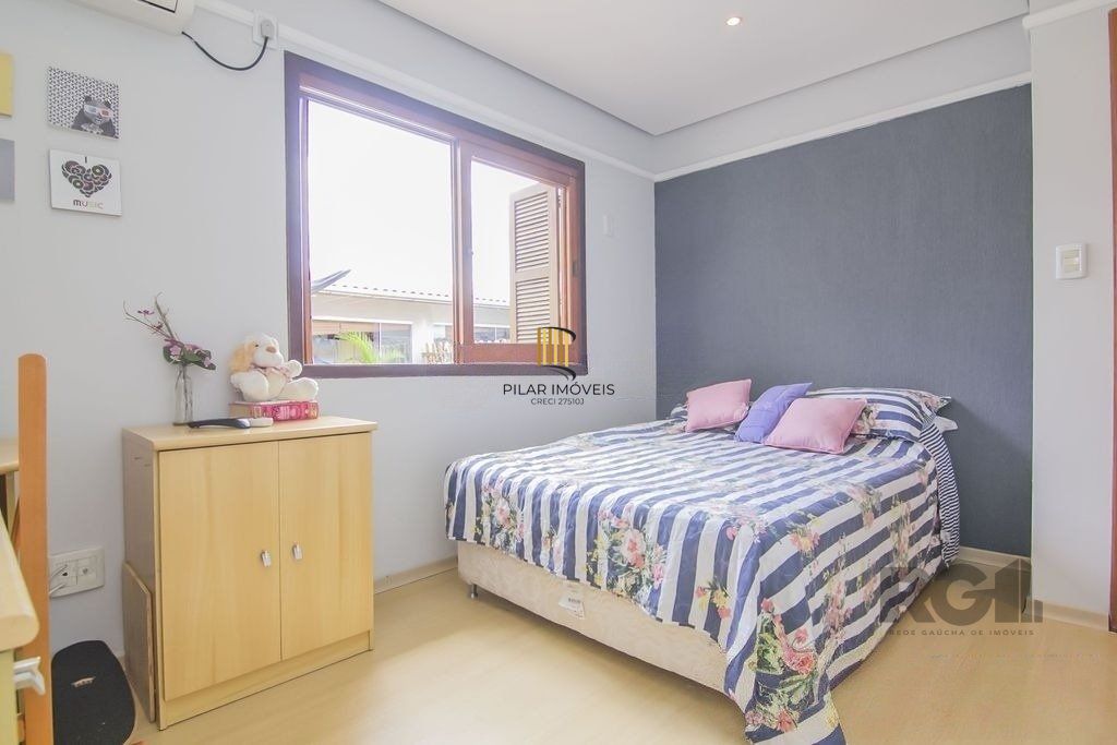 Casa 115m² - 3 dormitórios, 3 vagas no bairro Jardim Leopoldina