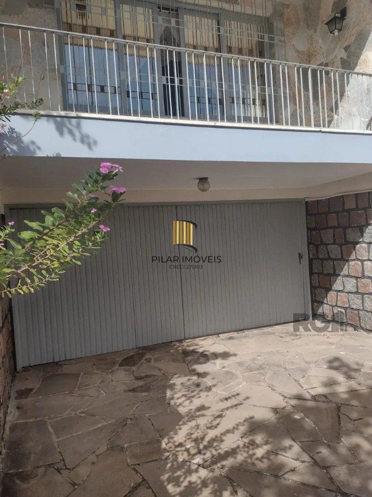 Casa de 2 dormitórios, bairro Vila Ipiranga