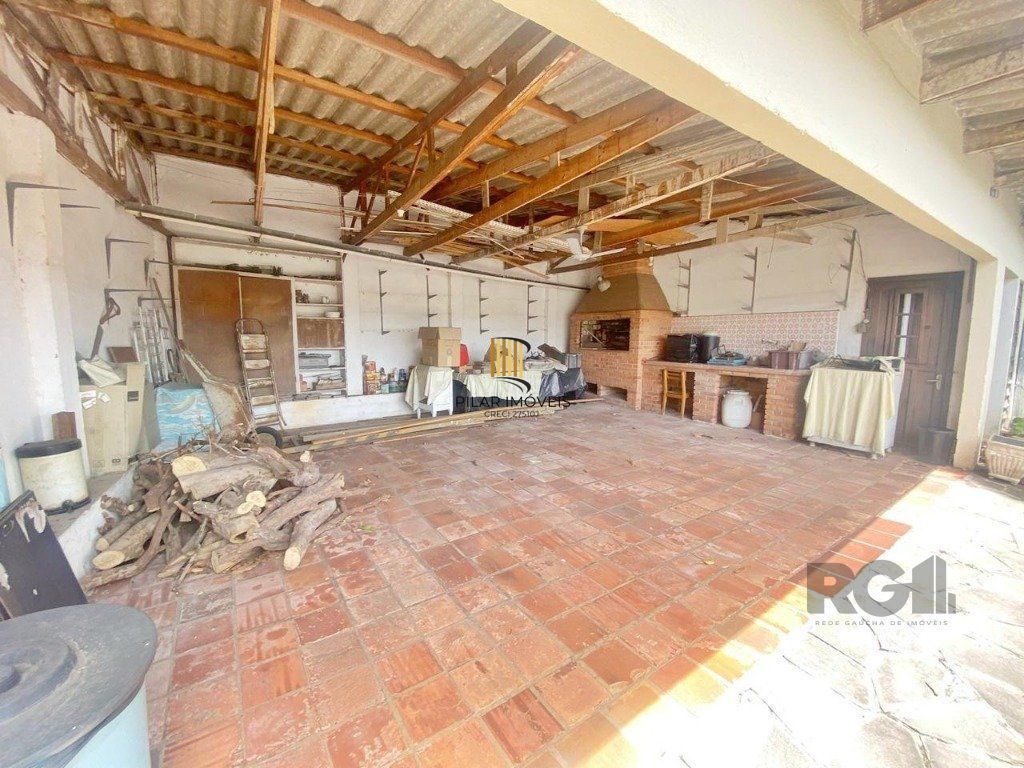Casa 4 dormitórios no bairro Nonoai