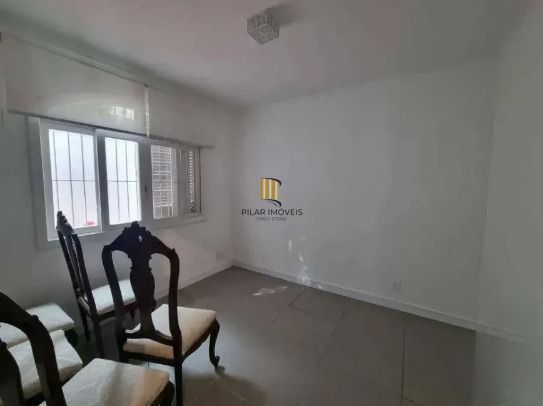 Casa 3 Dormitórios com Piscina à Venda no Guarujá – Zona Sul de Porto Alegre