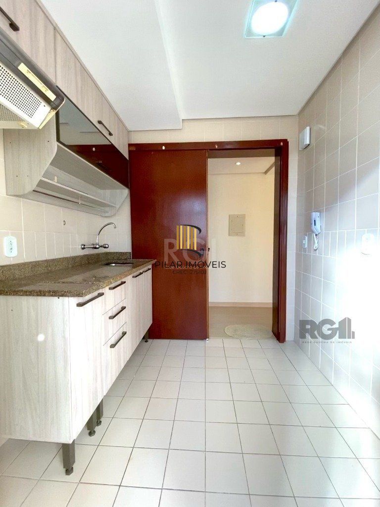 Apartamento 2 dormitórios com elevador e garagem no menino Deus