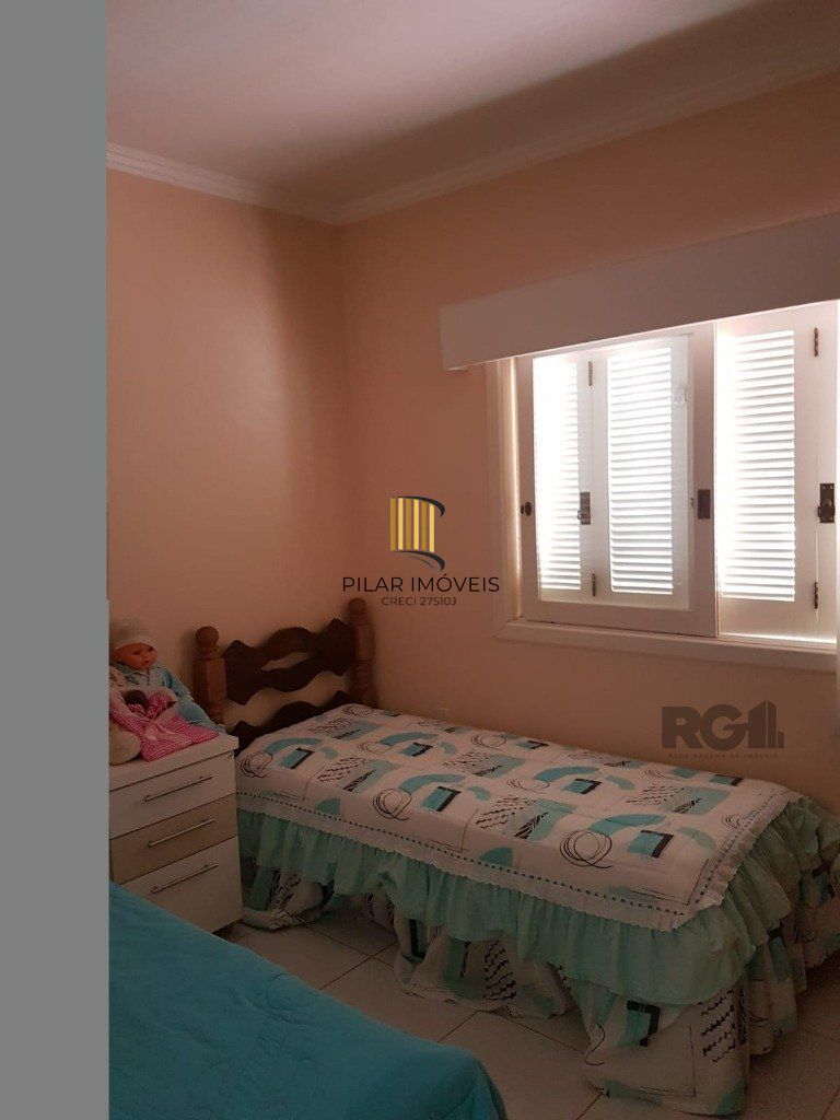 Casa 4 dormitórios no bairro Centenário