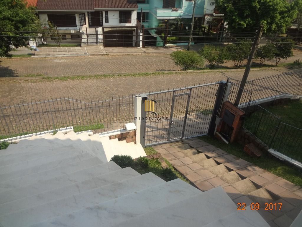Casa para Venda - 365m², 4 dormitórios, sendo 2 suites, 6 vagas - Nonoai