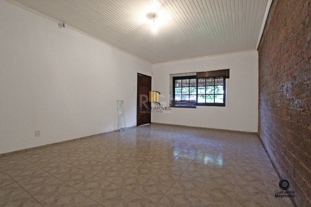 Casa para Venda - 177.58m², 3 dormitórios, sendo 1 suites, 4 vagas - Guarujá