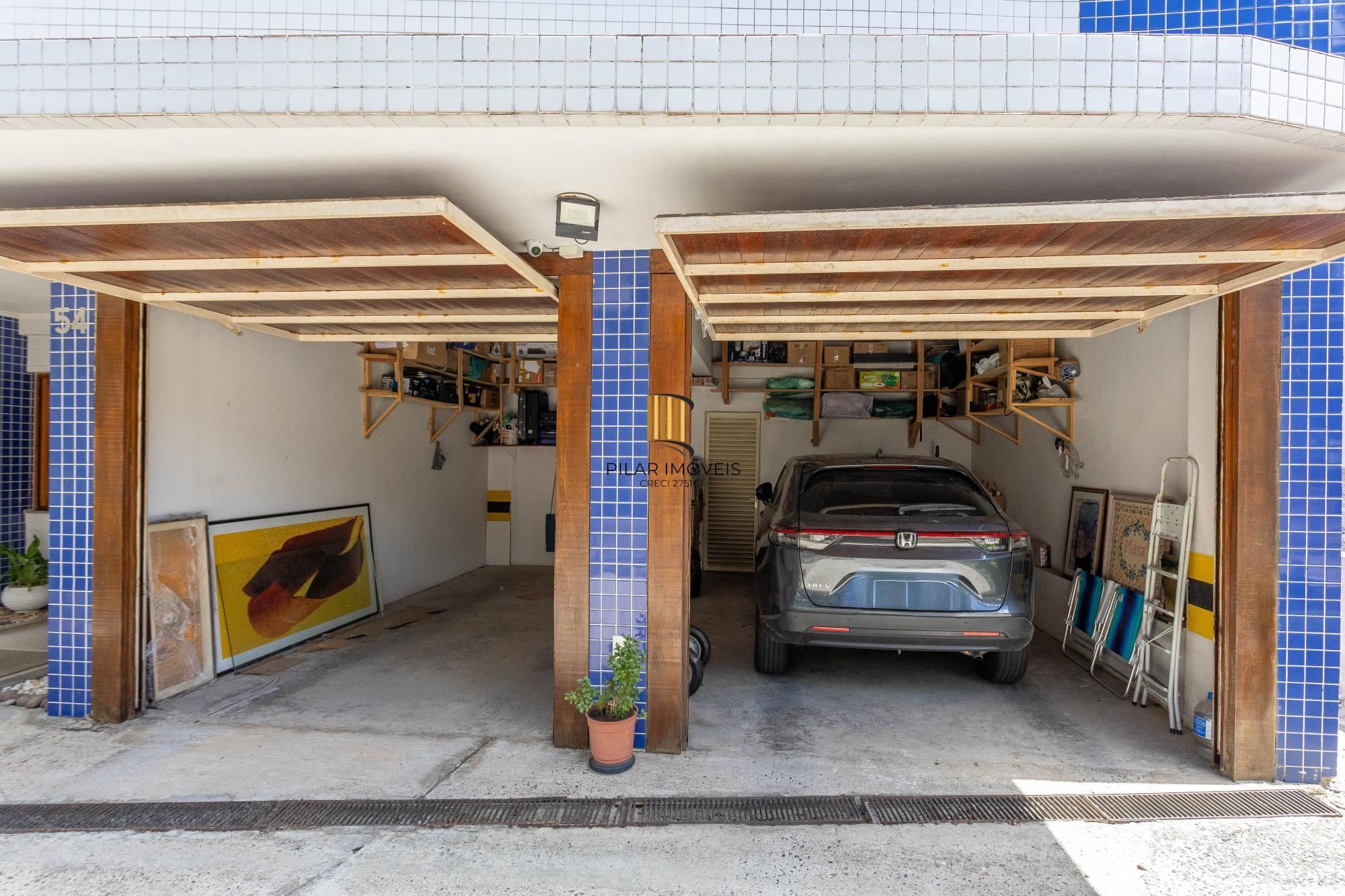 Apartamento à Venda com 2 Dormitórios (1 Suíte) e 2 Vagas Cobertas - Vila Ipiranga, Porto Alegre/RS