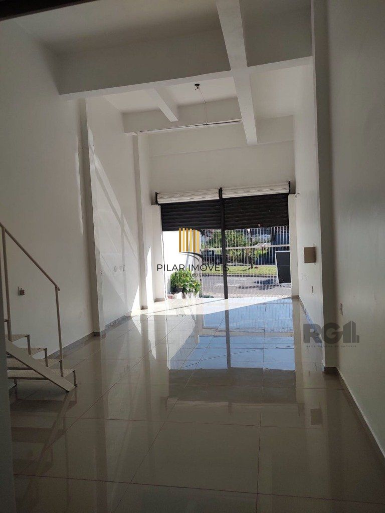 Loja para Venda - 60m², 0 dormitórios, 3 vagas - Petrópolis