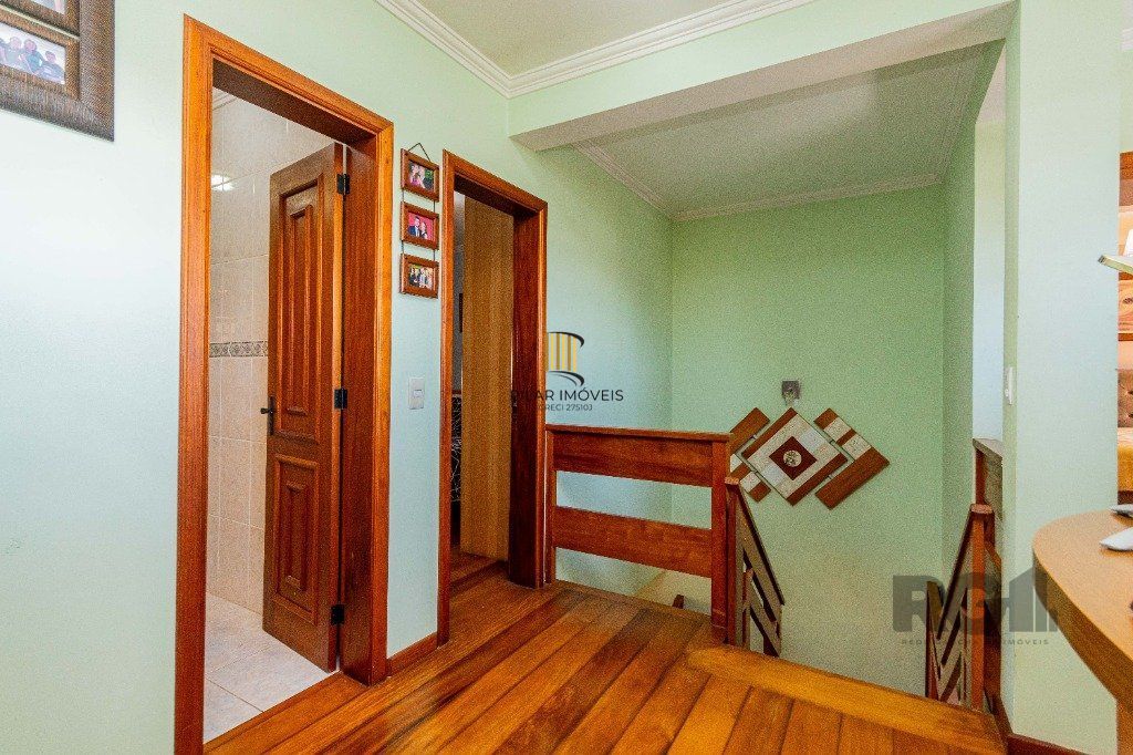 Casa de 4 dormitórios 304m² no bairro Jardim Lindóia