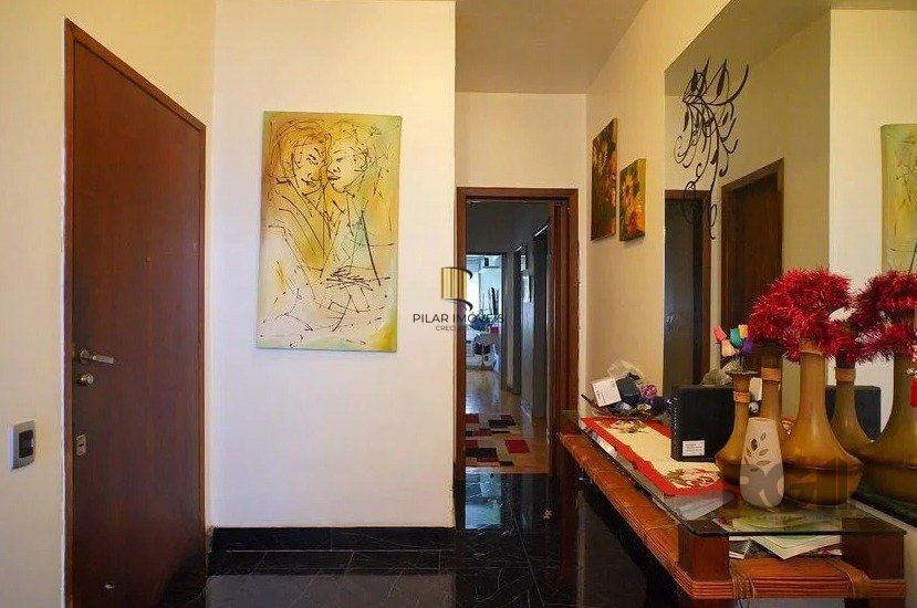 Apartamento 91m² - 3 dormitórios e 2 vagas no bairro Petrópolis