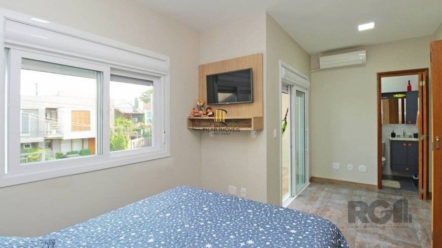 Casa 129m² - 3 dormitórios, 2 vagas no bairro Hípica