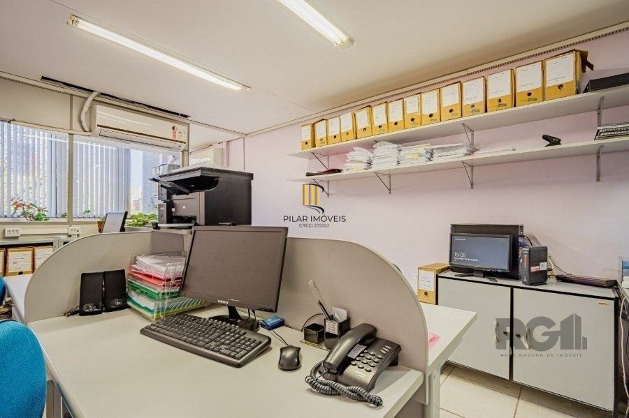Excelente cobertura comercial de 79m² com 2 banheiros.