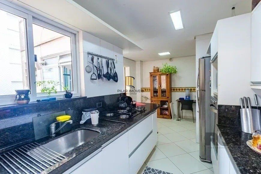 Cobertura 125m² - 3 dormitórios, 2 vagas no bairro Petrópolis