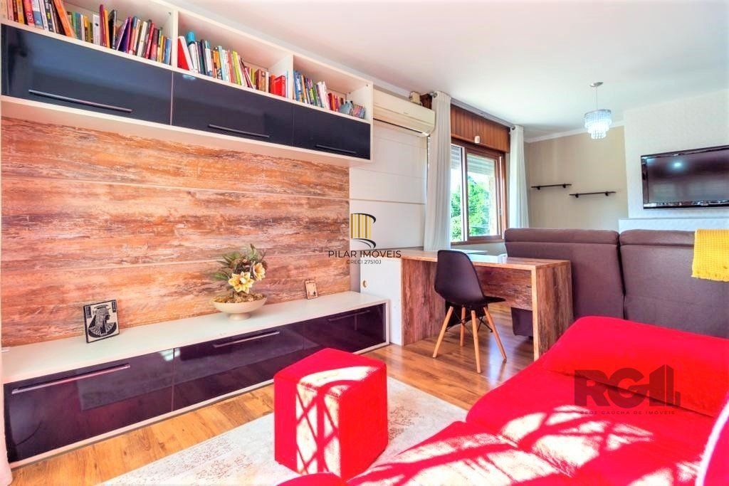 Casa de 380m², bairro Guarujá