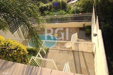 Casa para Venda - 485m², 3 dormitórios, sendo 1 suites, 4 vagas - Teresópolis