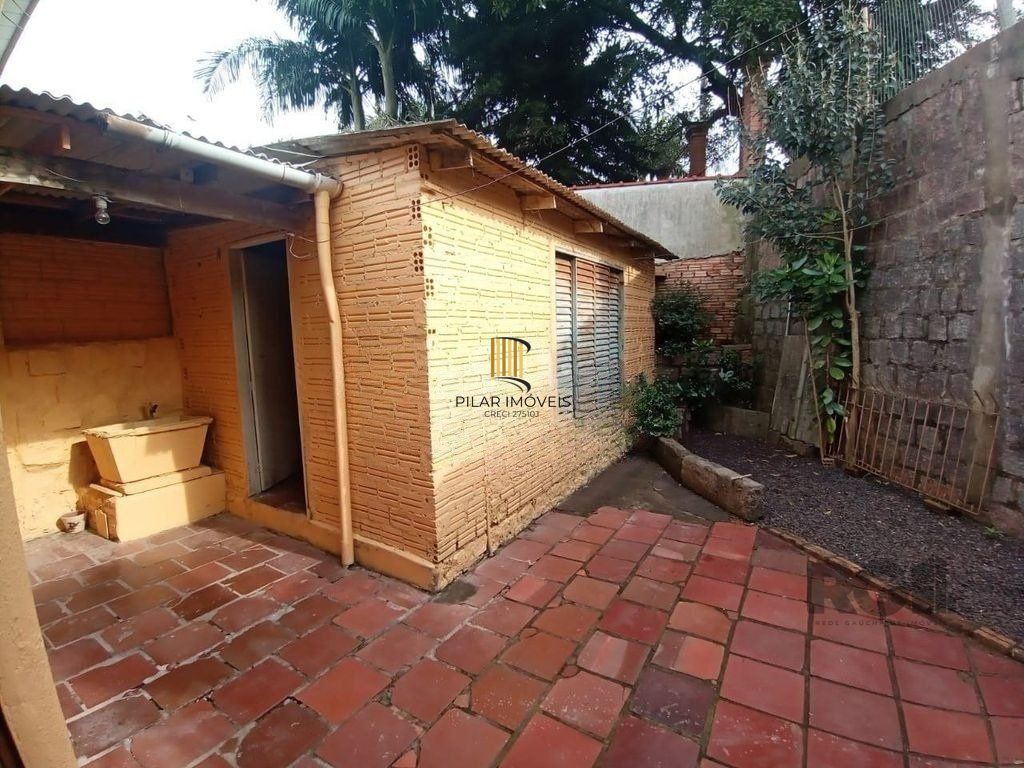 Casa de 2 dormitórios no bairro Campo Novo