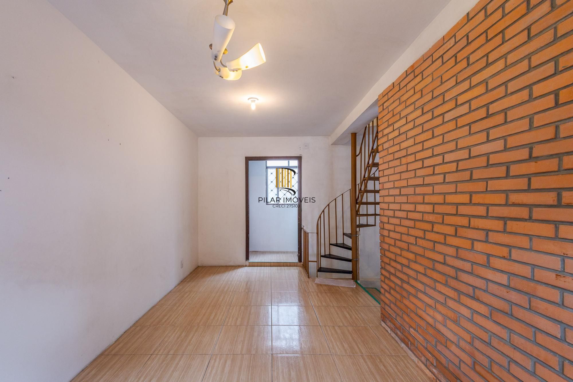 Casa para Venda - 210m², 4 dormitórios, 2 vagas - Petrópolis