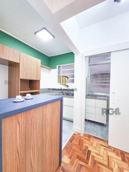 Apartamento de 2 dormitórios na Cidade Baixa!