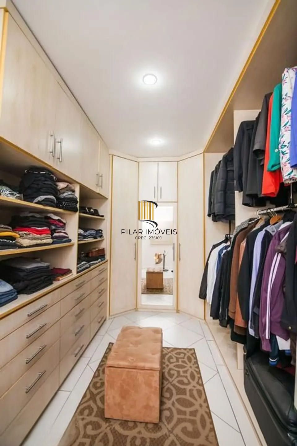 Casa de 4 dormitórios à venda no Bairro Rubem Berta, Porto Alegre.