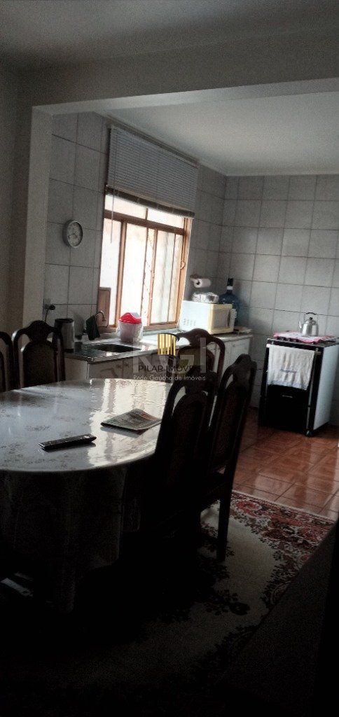 Casa para Venda - 95m², 2 dormitórios, 3 vagas - Teresópolis