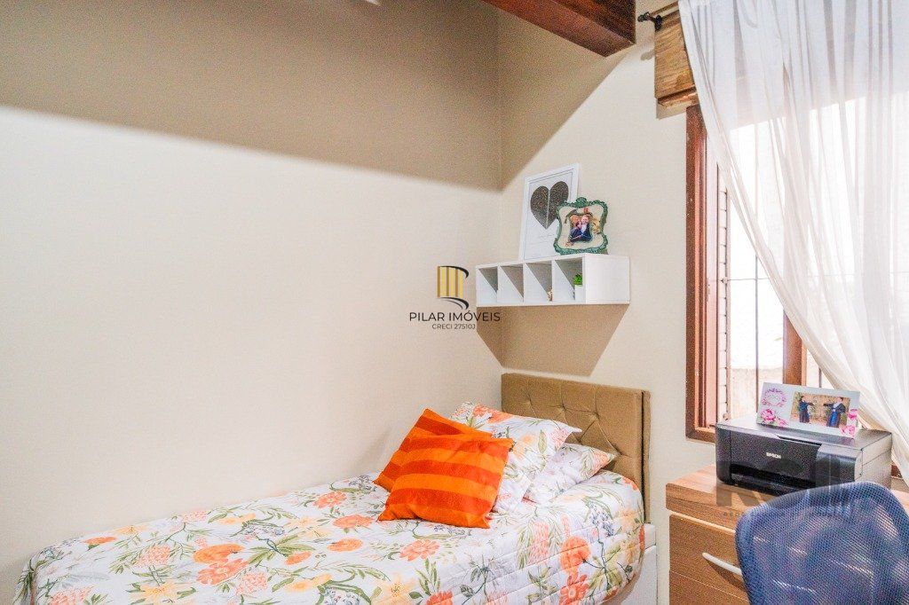 Casa 4 dormitórios no bairro Nonoai