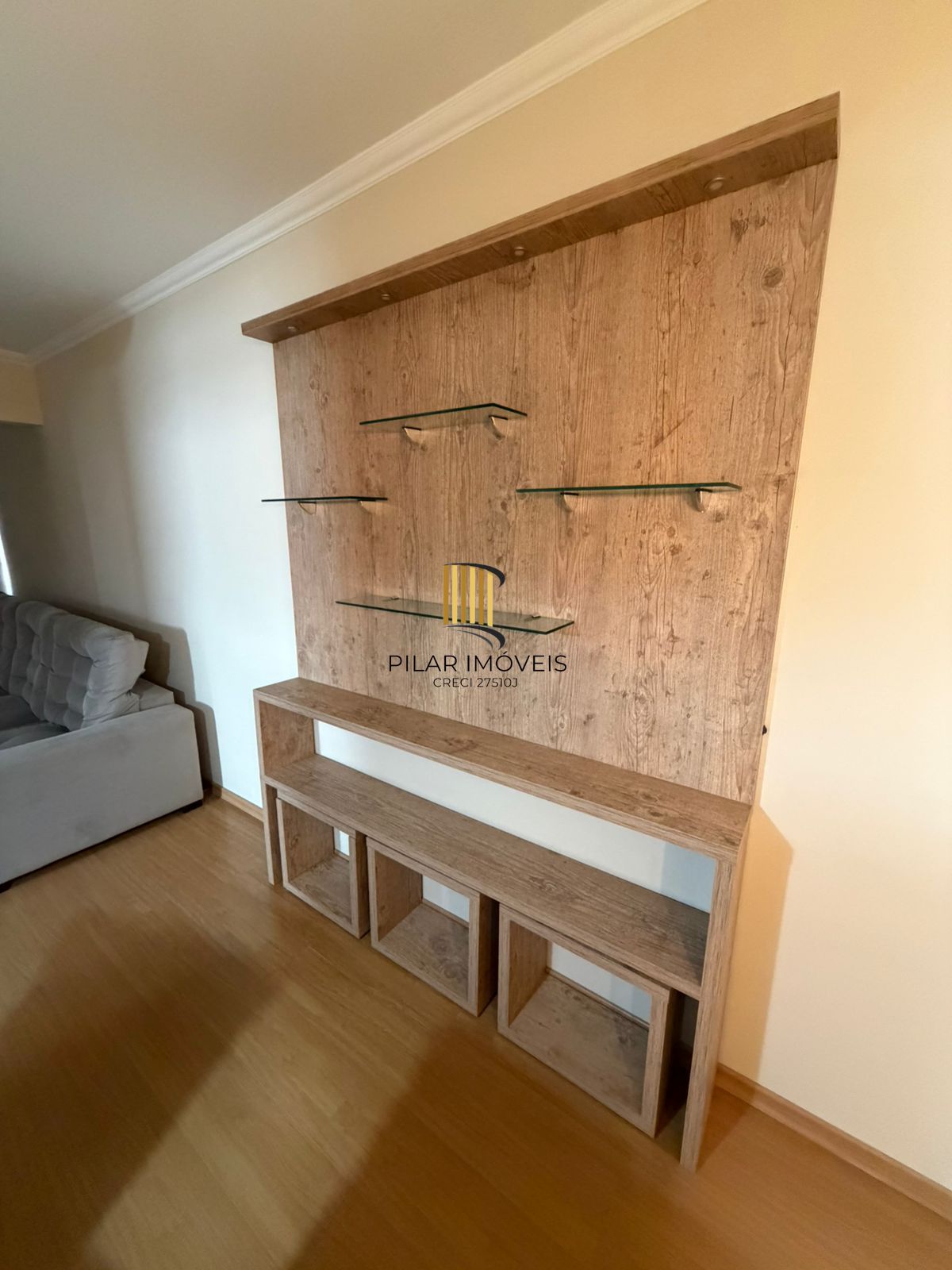 Apartamento 2 dormitórios, 1 vaga coberta no Bairro Teresópolis.