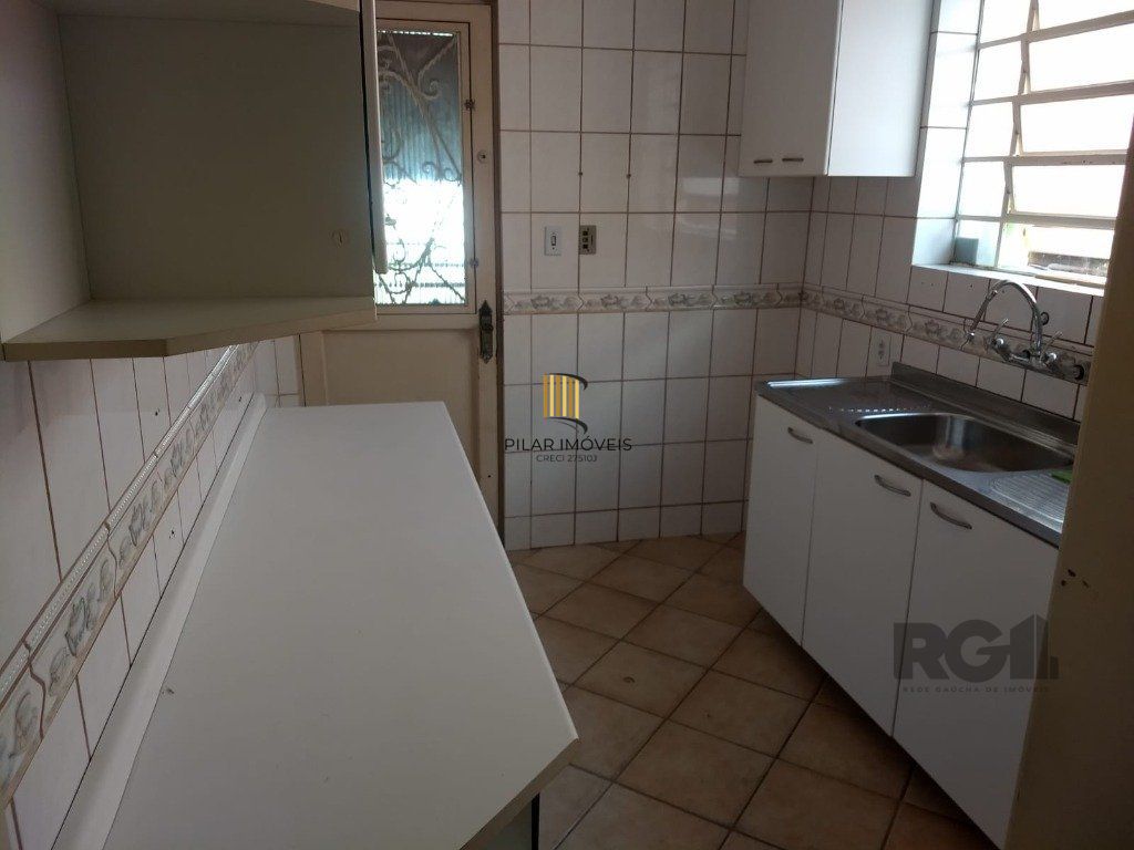 Casa de 168m² - 3 dormitórios, 3 vagas no bairro Nonoai