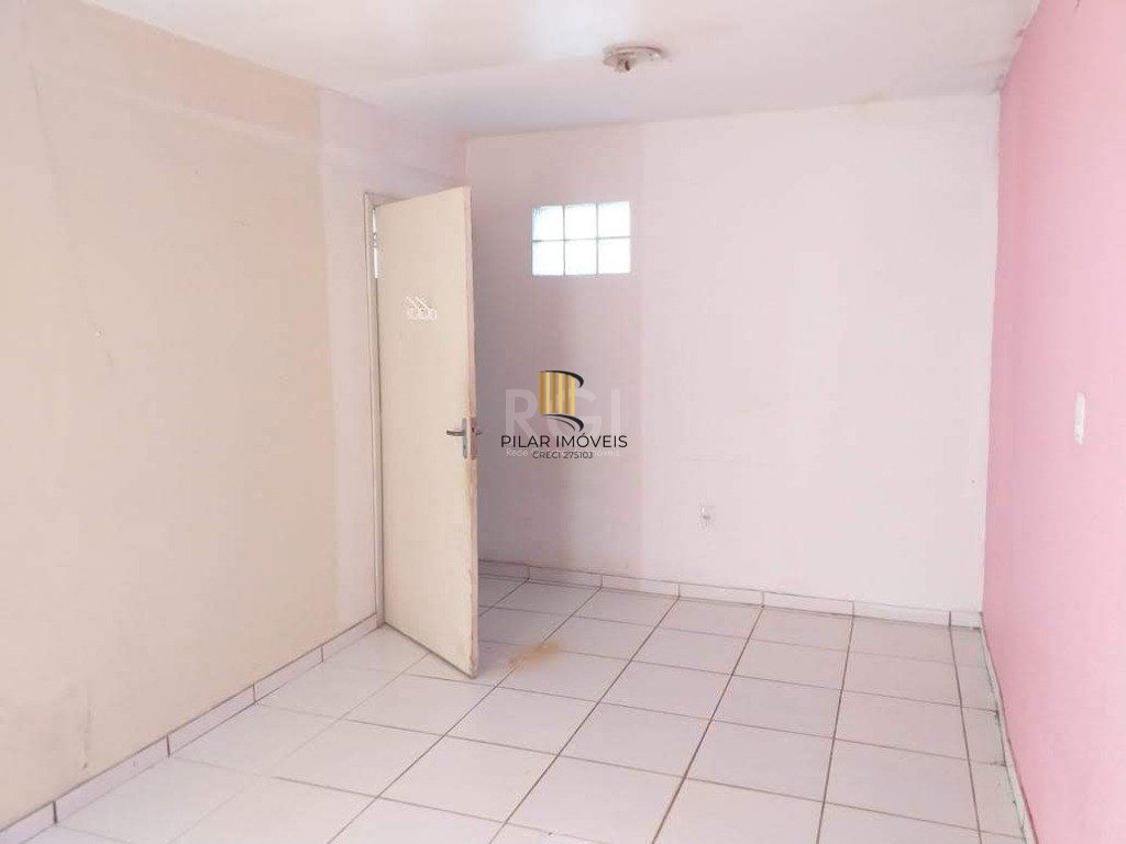 Casa para Venda - 200m², 6 dormitórios, 4 vagas - Tristeza