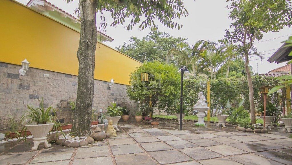 Casa para Venda - 252m², 3 dormitórios, sendo 1 suites, 3 vagas - Parque Santa Fé