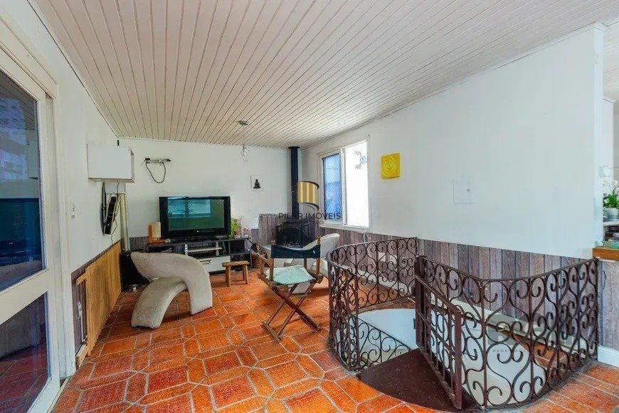 Cobertura 125m² - 3 dormitórios, 2 vagas no bairro Petrópolis