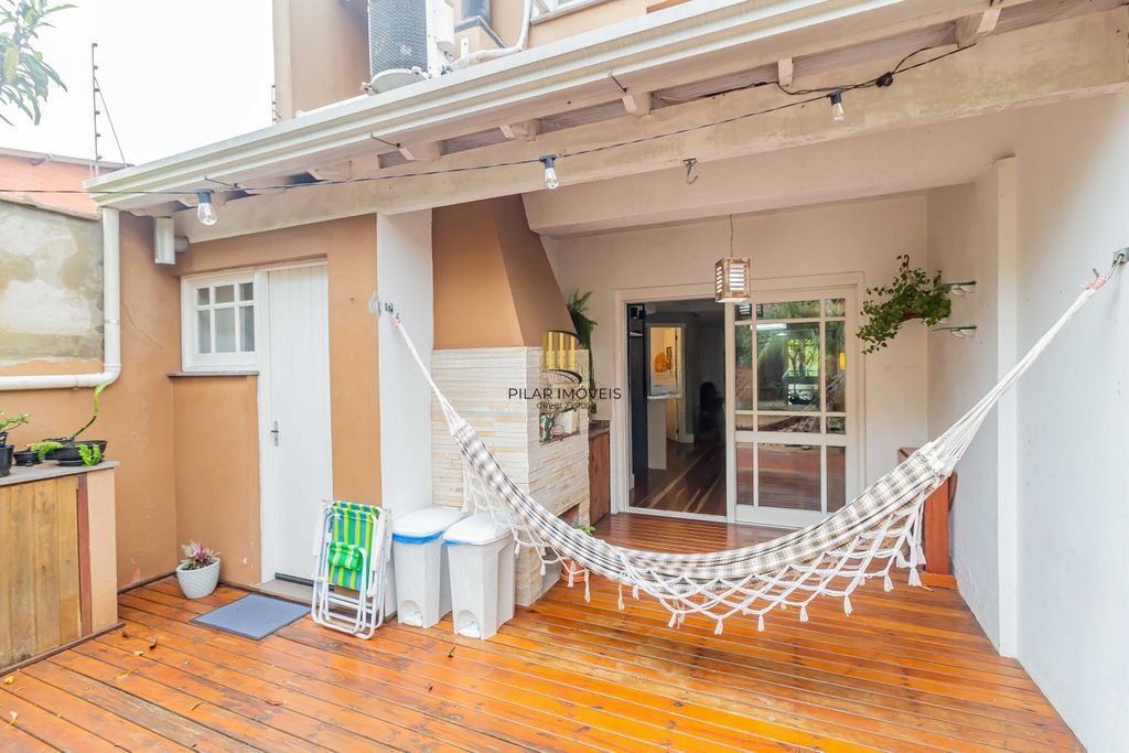 Casa de 3 dormitórios à venda no Bairro Serraria - Porto Alegre