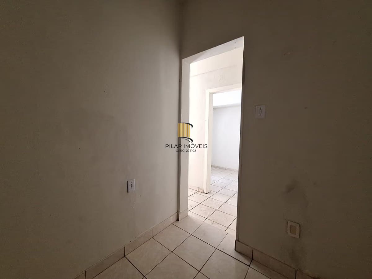 Apartamento de 2 dormitórios à venda em Praia de Belas, Porto Alegre.