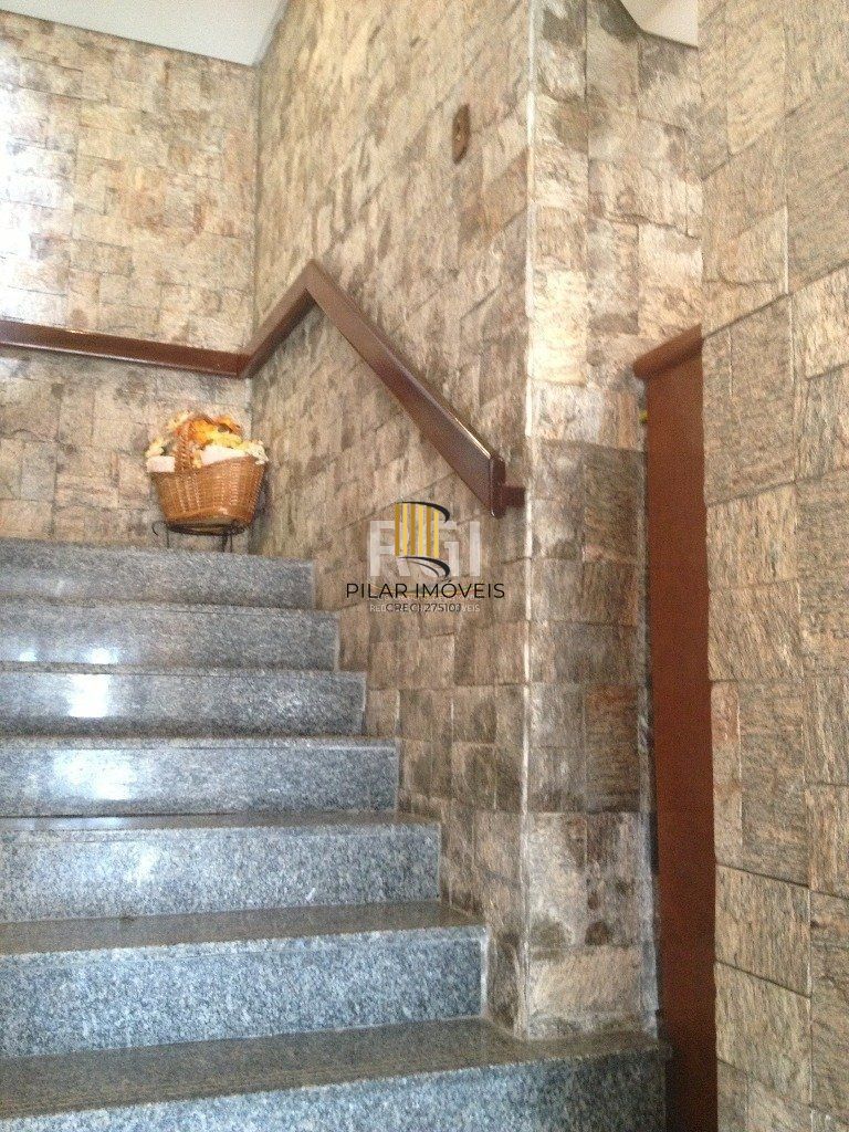 Casa Condominio para Venda - 350m², 4 dormitórios, sendo 1 suites, 2 vagas - Nonoai