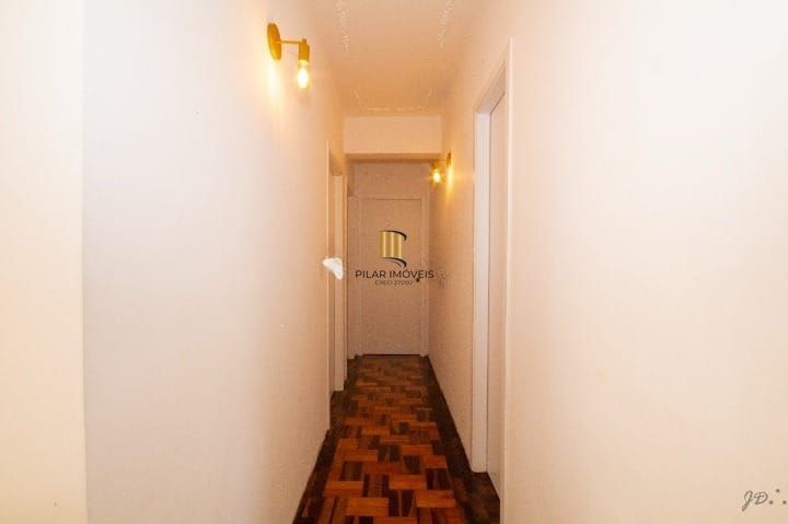 Apartamento com 3 dormitorios e suíte no Centro de Porto Alegre-RS.