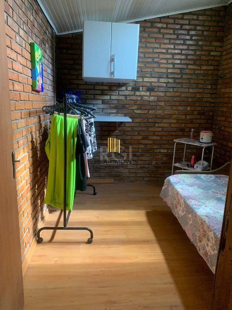 Casa 4 Dormitório(s) Bairro Nonoai