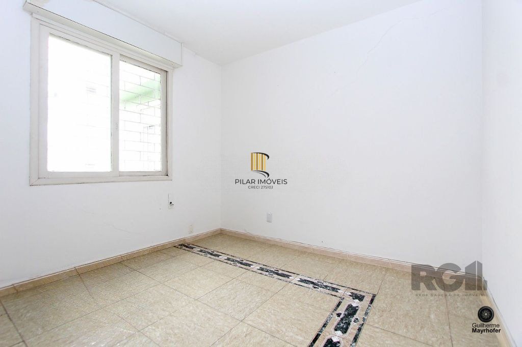 Casa com 5 suítes, 7 banheiros, 4 vagas no bairro Partenon