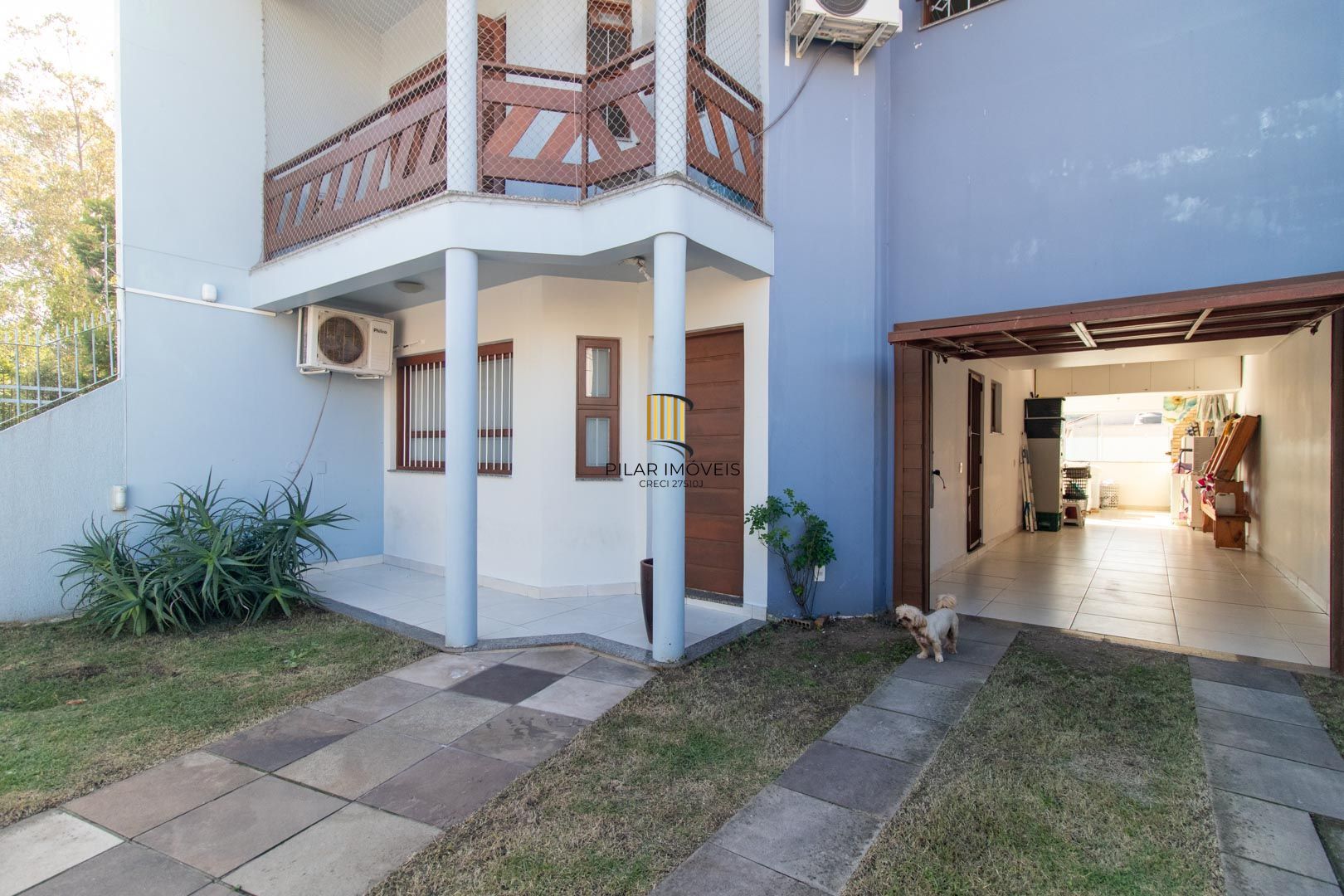 Casa de 03 dormitorios com suite e piscina no bairro Hipica - Porto alegre/Rs