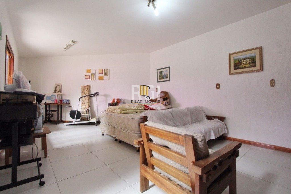 Casa para Venda - 259.5m², 4 dormitórios, sendo 1 suites, 3 vagas - Teresópolis