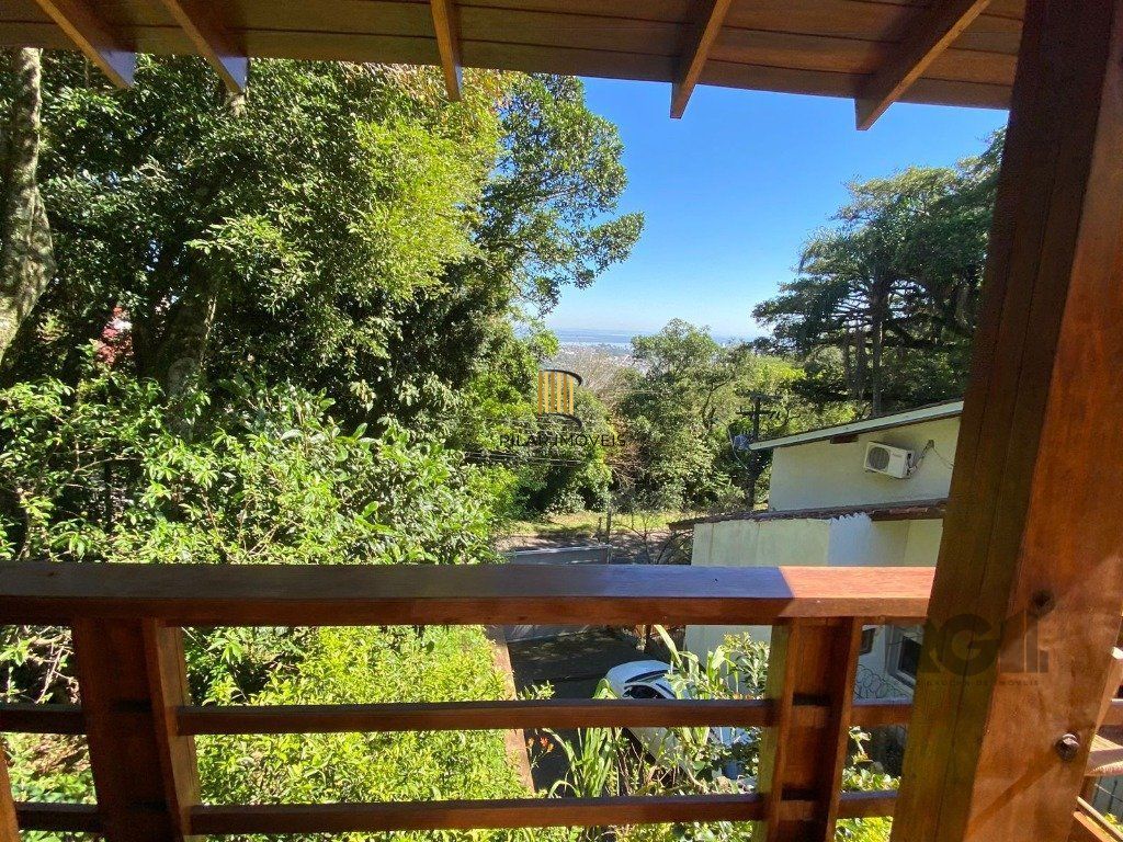Casa 3 dormitórios no bairro Teresópolis