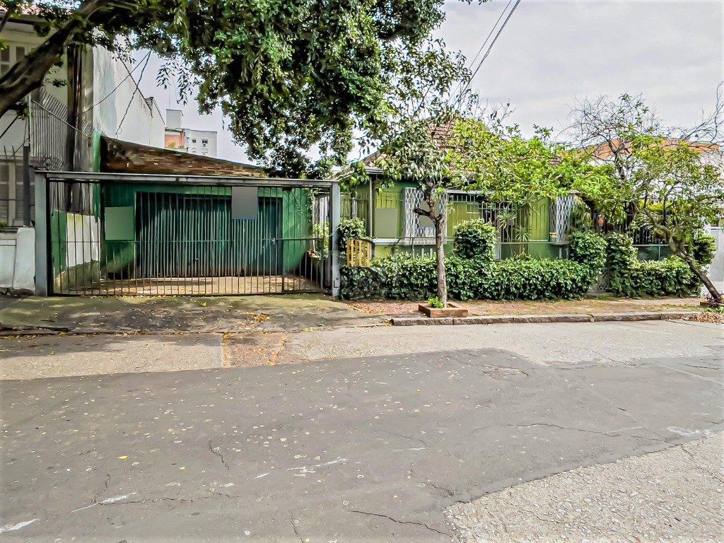 Casa para Venda - 212m², 3 dormitórios, 3 vagas - Azenha