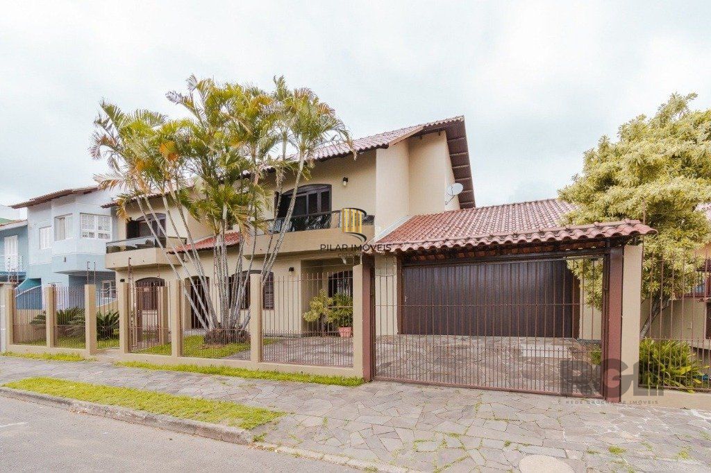 Casa com 4 dormitórios no bairro Morro Santana