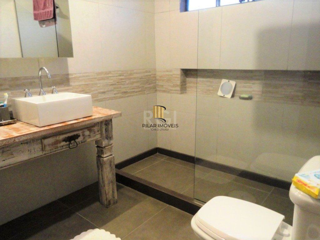Casa para Venda - 165m², 3 dormitórios, sendo 3 suites, 1 vaga - Hípica