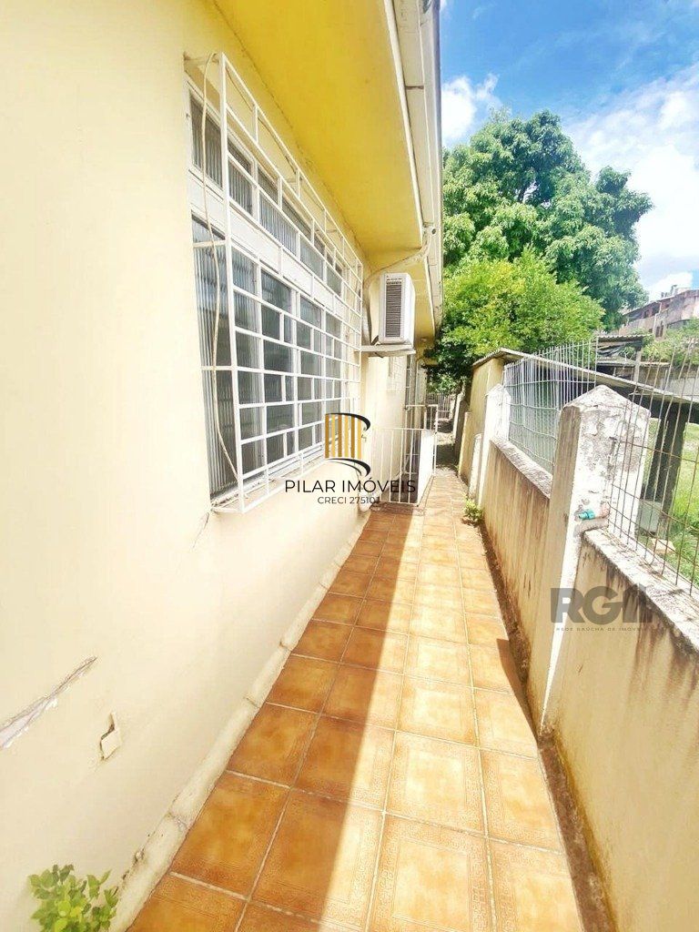 Casa 4 dormitórios no bairro Nonoai