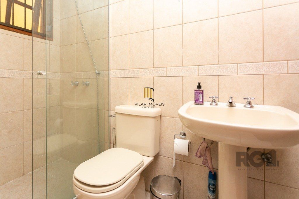 Casa com 5 dormitórios no bairro Jardim Carvalho