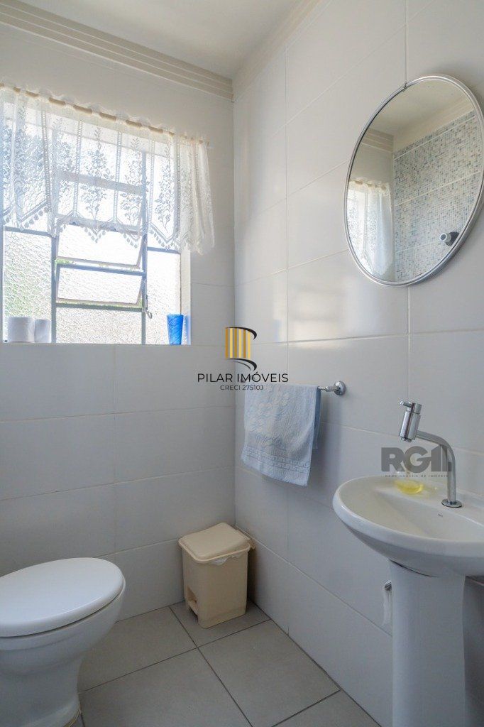 Casa com 4 dormitórios no bairro Gloria