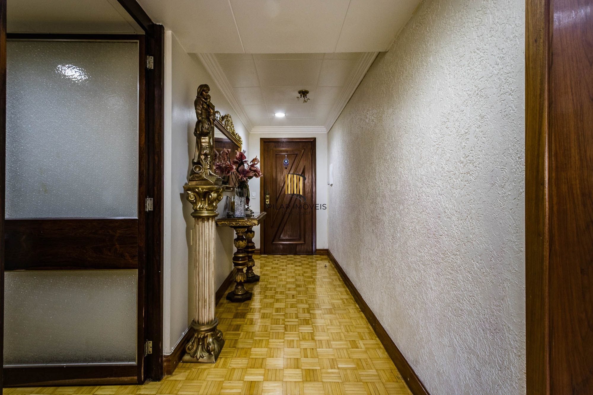 Apartamento de 3 dormitórios e 133m² à venda em Centro Histórico, Porto Alegre.