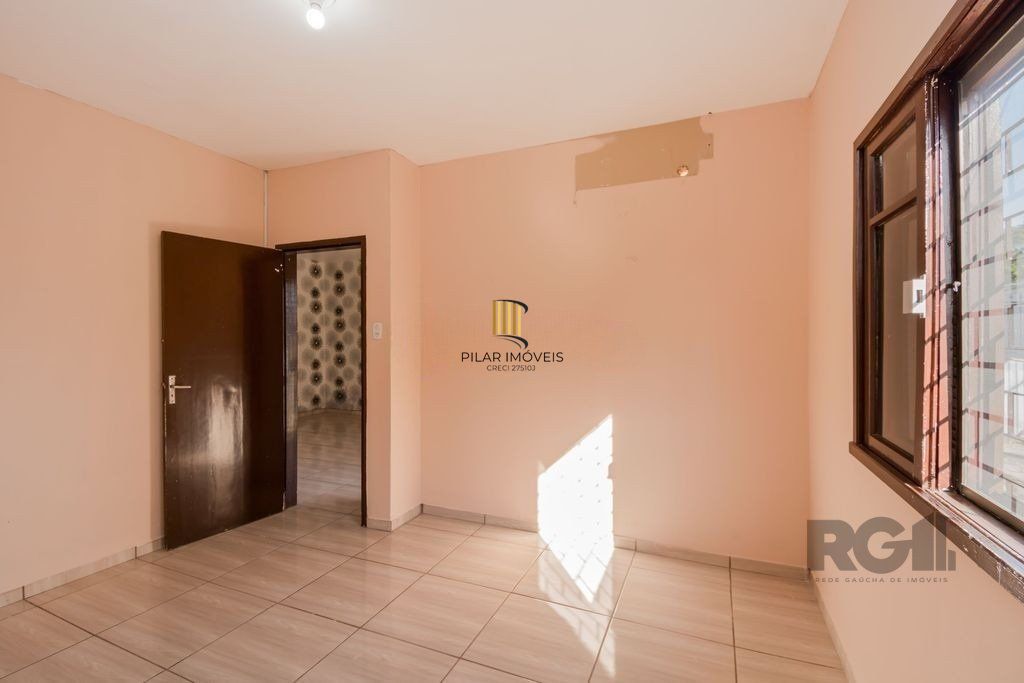 Casa de 159m² - 2 dormitórios, 3 vagas no bairro Rubem Berta