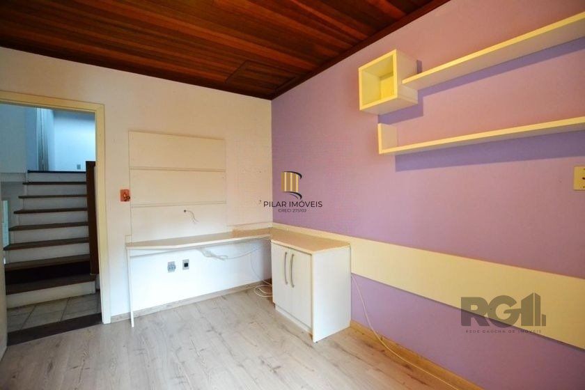 Casa de 200m² - 4 dormitórios, 4 vagas no bairro Espírito Santo