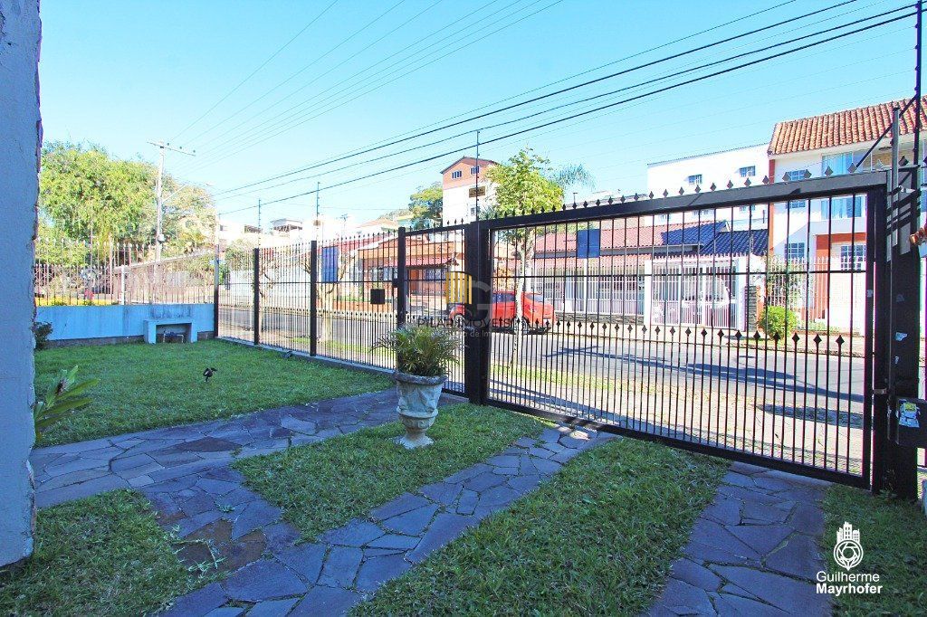 Casa para Venda - 215m², 3 dormitórios, sendo 1 suites, 3 vagas - Sarandi