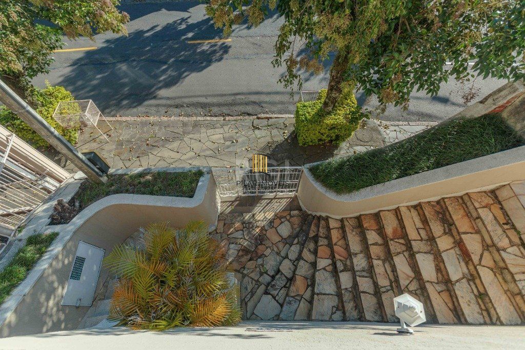 Casa a venda com 400m², bairro, Teresópolis