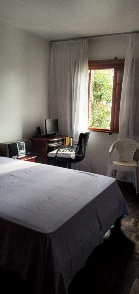 Casa para Venda - 95m², 2 dormitórios, 3 vagas - Teresópolis